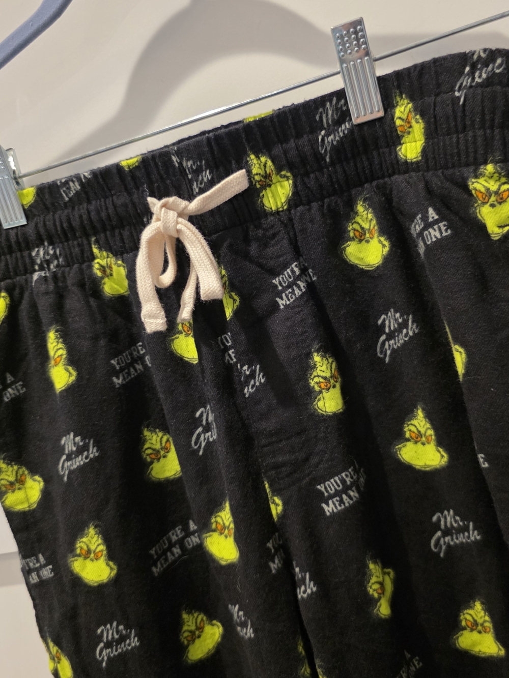 American Eagle Outfitters Black & Yellow Grinch Kids Pajama Bottoms